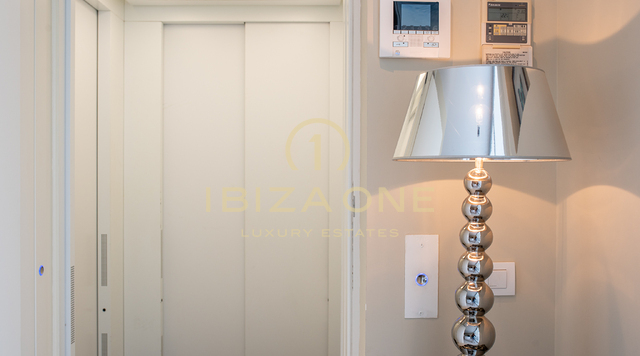 Modern luxe appartement te koop in Las Boas met uitzicht op de oude stad, Ibiza