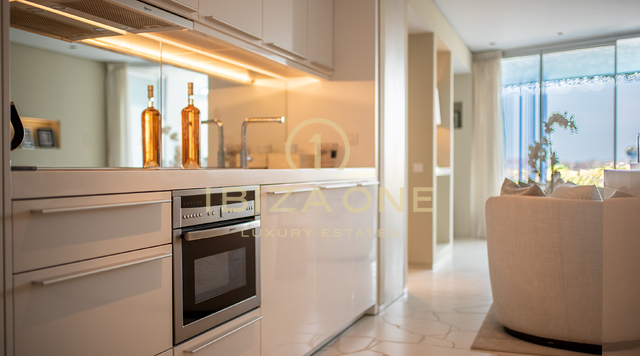 Apartamento moderno de lujo en venta en Las Boas con vistas al casco antiguo, Ibiza