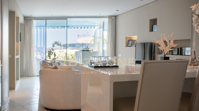 Modern luxe appartement te koop in Las Boas met uitzicht op de oude stad, Ibiza