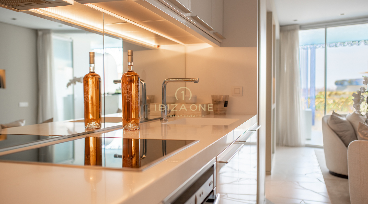 Apartamento moderno de lujo en venta en Las Boas con vistas al casco antiguo, Ibiza