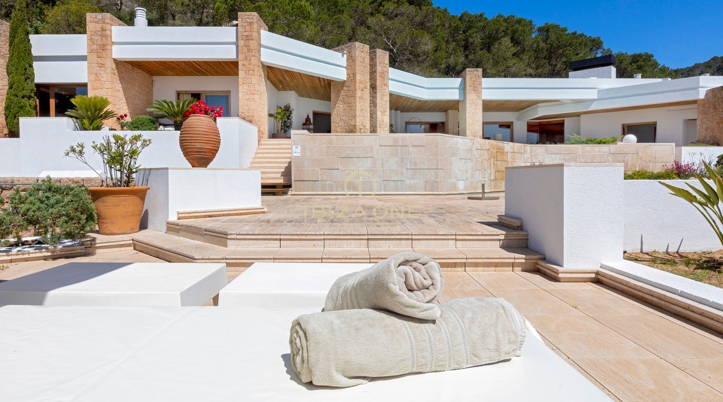 Excepcional villa de lujo con excelentes vistas al mar, Ibiza ciudad y Formentera a la venta
