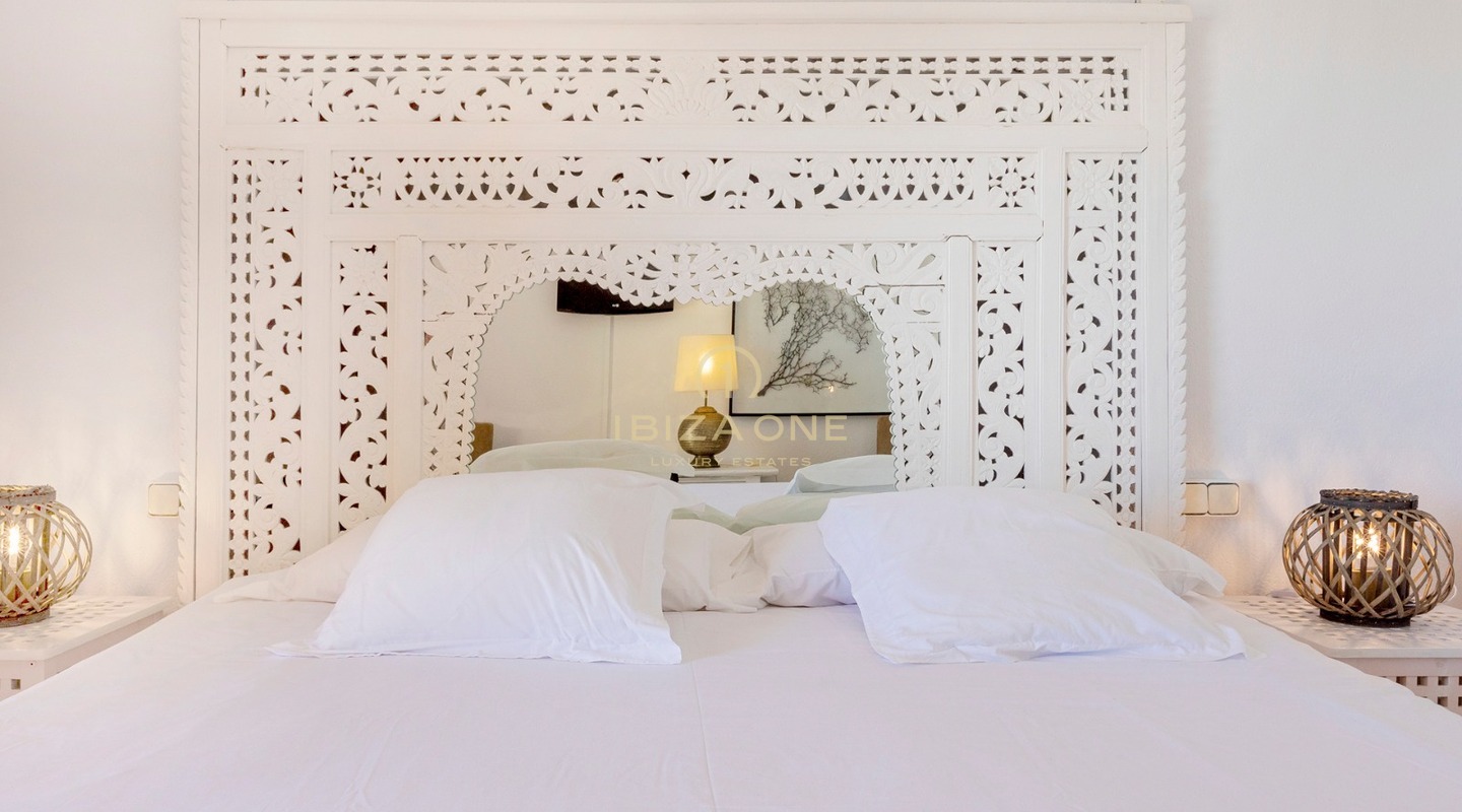 Uitstekende luxe villa met prachtig uitzicht op zee, Ibiza-stad en Formentera te koop
