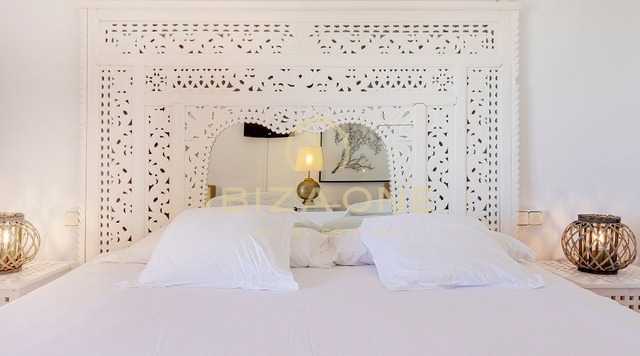 Outstanding luxury villa with great views of the sea, Ibiza town and Formentera for sale