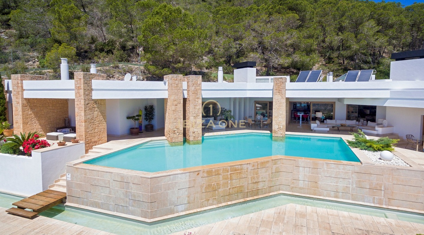 Outstanding luxury villa with great views of the sea, Ibiza town and Formentera for sale