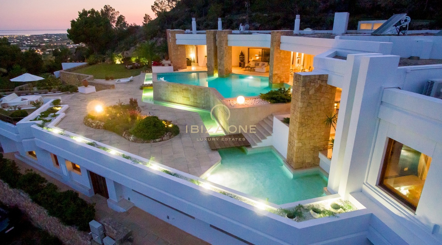 Outstanding luxury villa with great views of the sea, Ibiza town and Formentera for sale