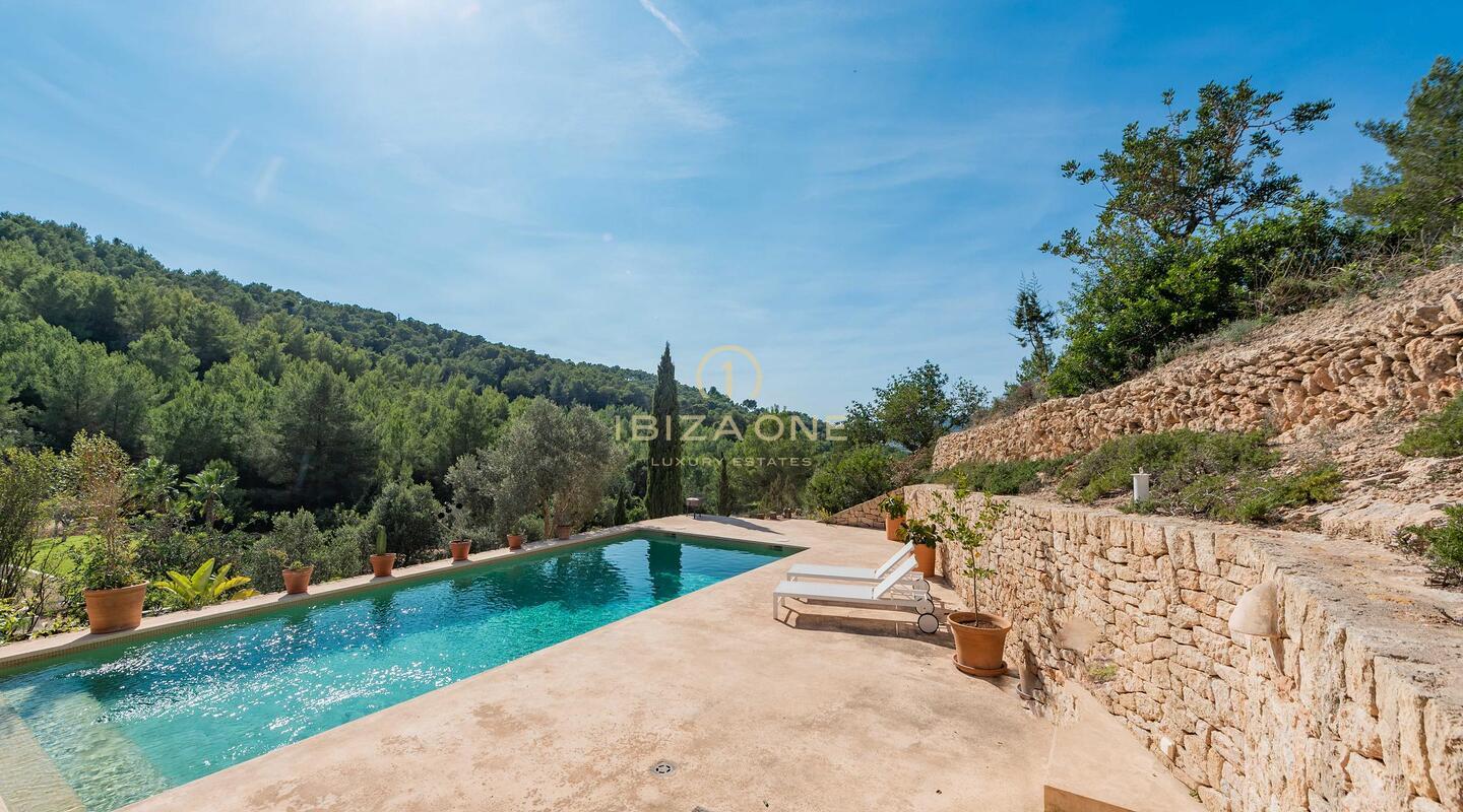 Beautiful finca with rental license for sale