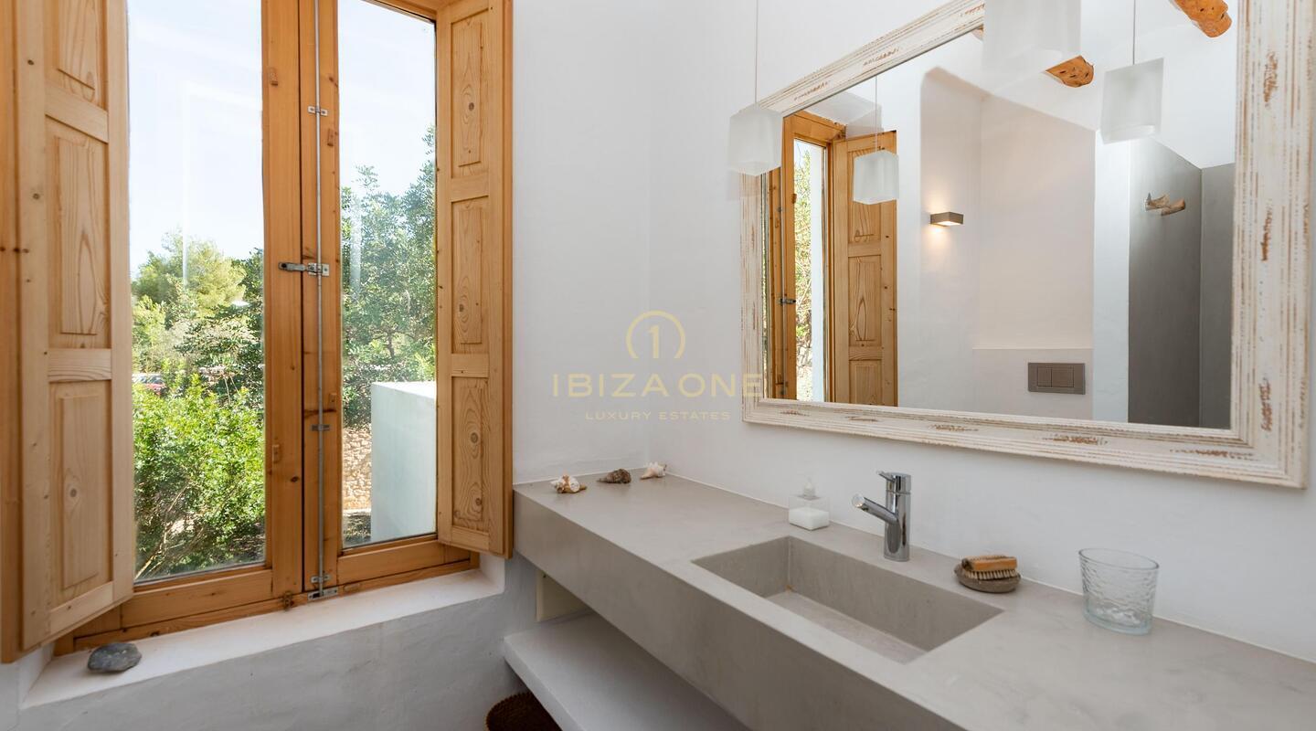 Beautiful finca with rental license for sale