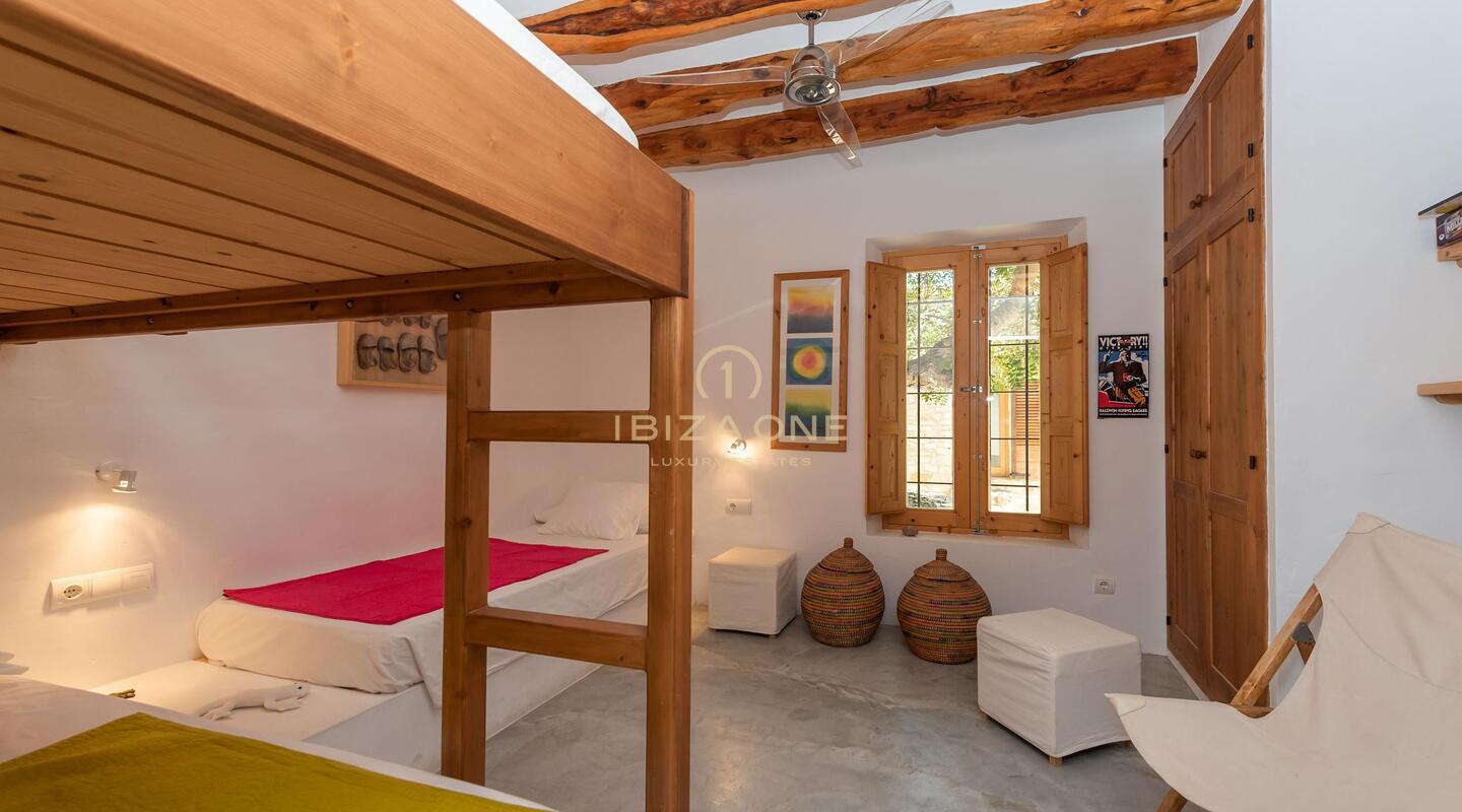 Beautiful finca with rental license for sale