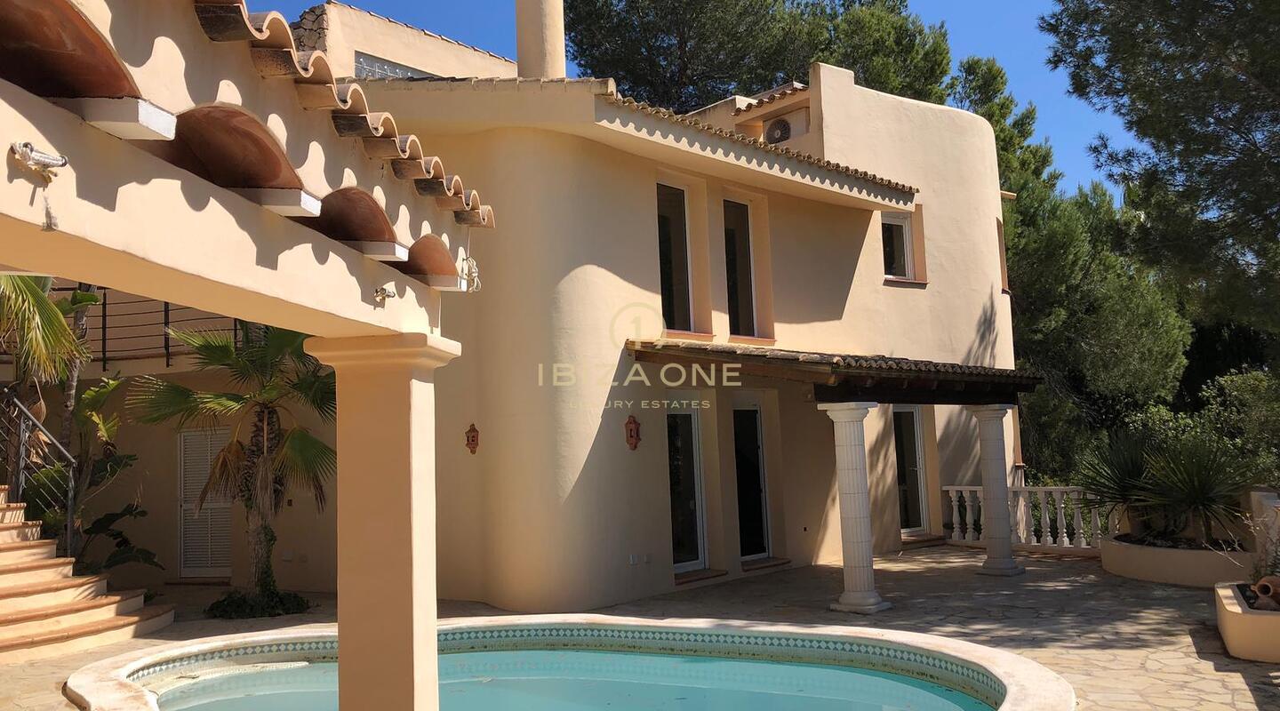 Grande propriété avec deux maisons séparées à vendre