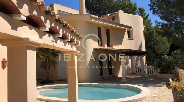 Great property with two separate houses for sale