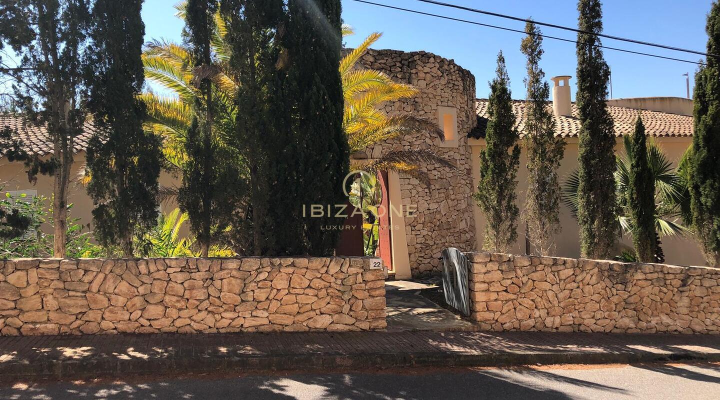 Grande propriété avec deux maisons séparées à vendre