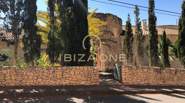 Grande propriété avec deux maisons séparées à vendre