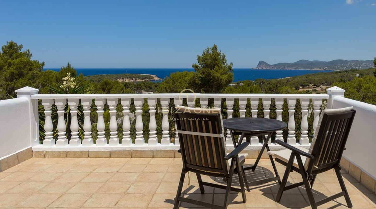 Villa située au calme avec vue sur la mer et licence de location à vendre