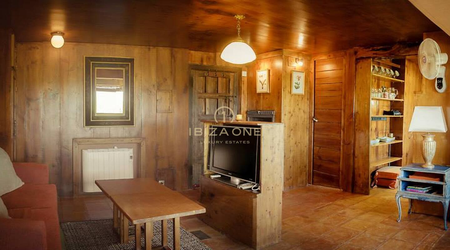 Villa méditerranéenne avec deux chambres d'hôtes, vue sur la mer et licence de location touristique à vendre