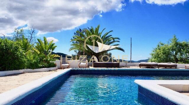 Magnifique finca avec 2 chambres d'hôtes, vue sur la mer et licence de location touristique à vendre