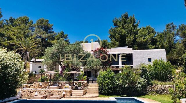 Magnífica finca con 2 casas de invitados, vistas al mar y licencia de alquiler turístico en venta