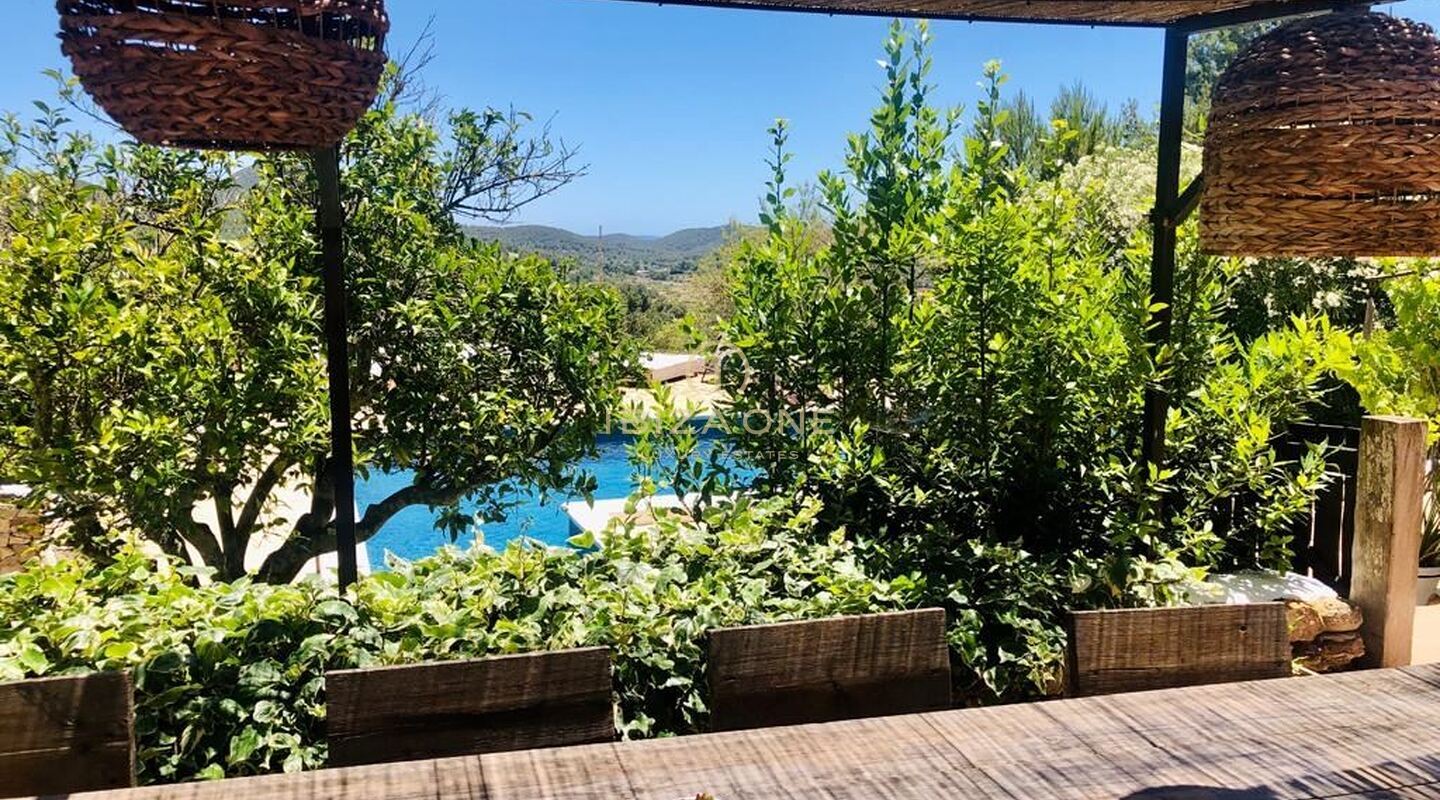 Herrliche Finca mit 2 Gästehäusern, Meerblick und touristischer Vermietlizenz zum Verkauf