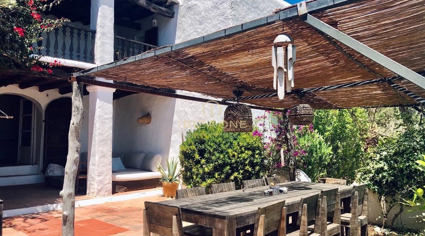 Magnifique finca avec 2 chambres d'hôtes, vue sur la mer et licence de location touristique à vendre
