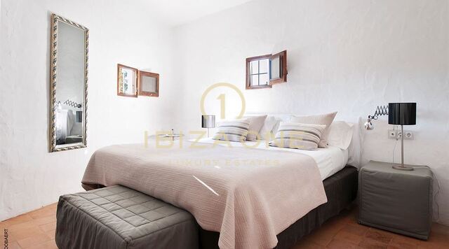 Magnifique finca avec 2 chambres d'hôtes, vue sur la mer et licence de location touristique à vendre
