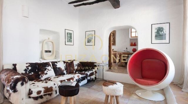 Magnifique finca avec 2 chambres d'hôtes, vue sur la mer et licence de location touristique à vendre