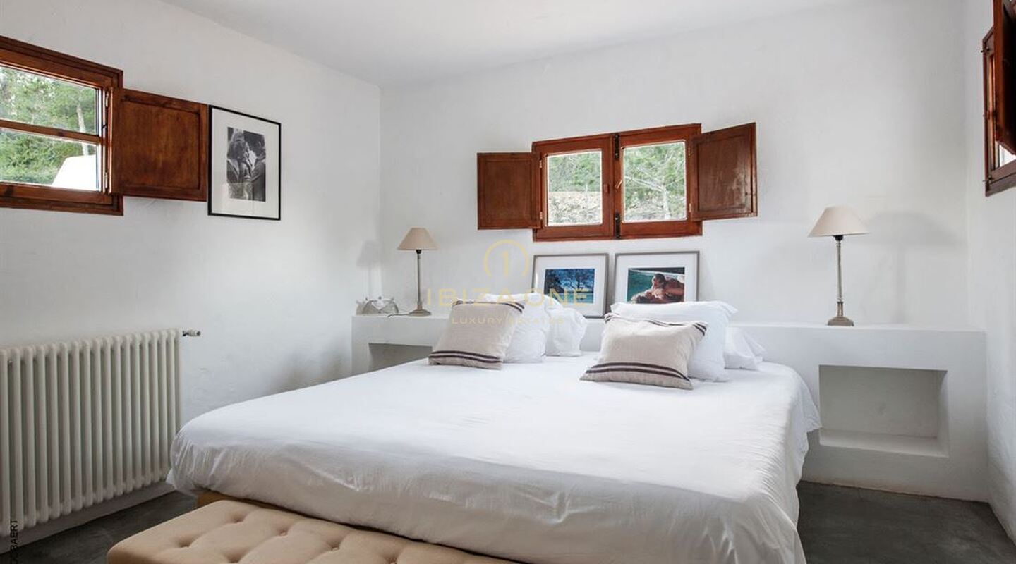 Magnífica finca con 2 casas de invitados, vistas al mar y licencia de alquiler turístico en venta