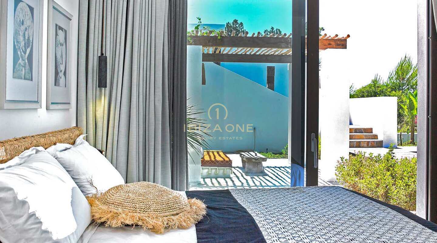 Villa nuovissima con vista magica sul mare e su Es Vedra in vendita