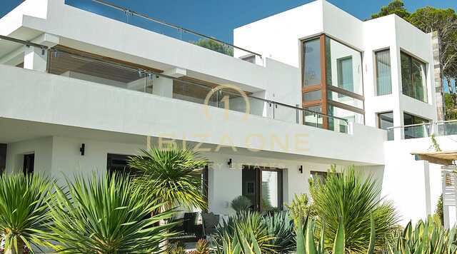 Brandneue Villa mit magischem Blick auf das Meer und Es Vedra zu verkaufen