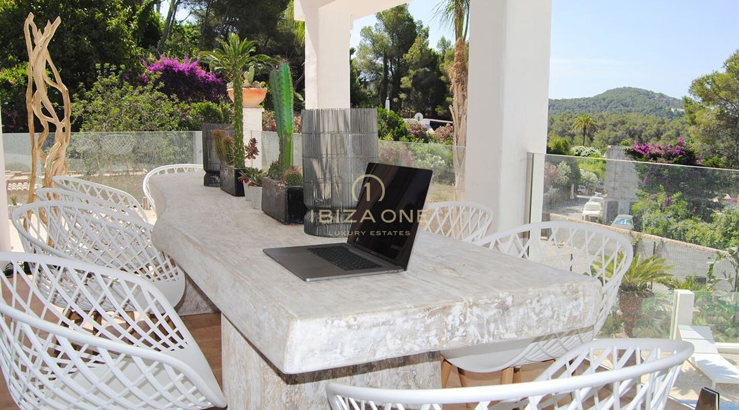 Renovated luxury villa with views of the sea and Dalt Vila in Can Furnet for sale, Ibiza