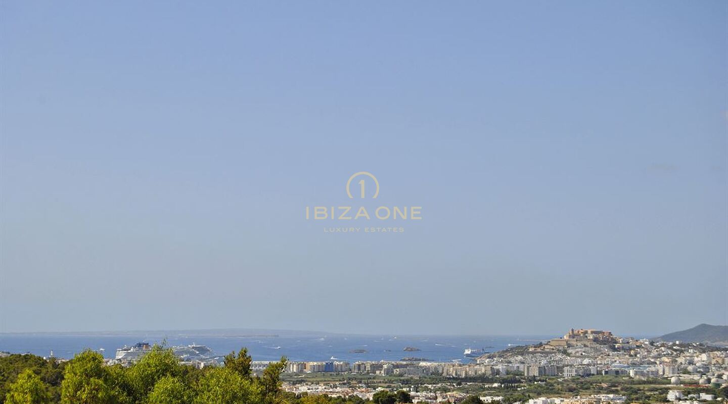 Renovated luxury villa with views of the sea and Dalt Vila in Can Furnet for sale, Ibiza