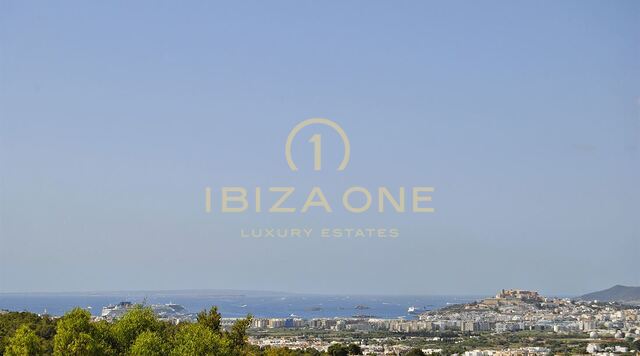 Renovierte Luxusvilla mit Blick auf das Meer und Dalt Vila in Can Furnet zu verkaufen, Ibiza