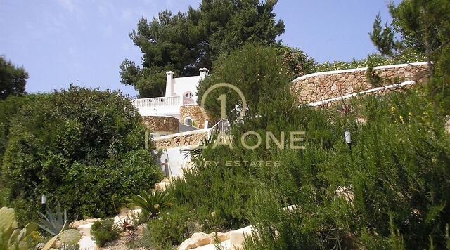 Ottima proprietà con vista mare e centro storico in vendita