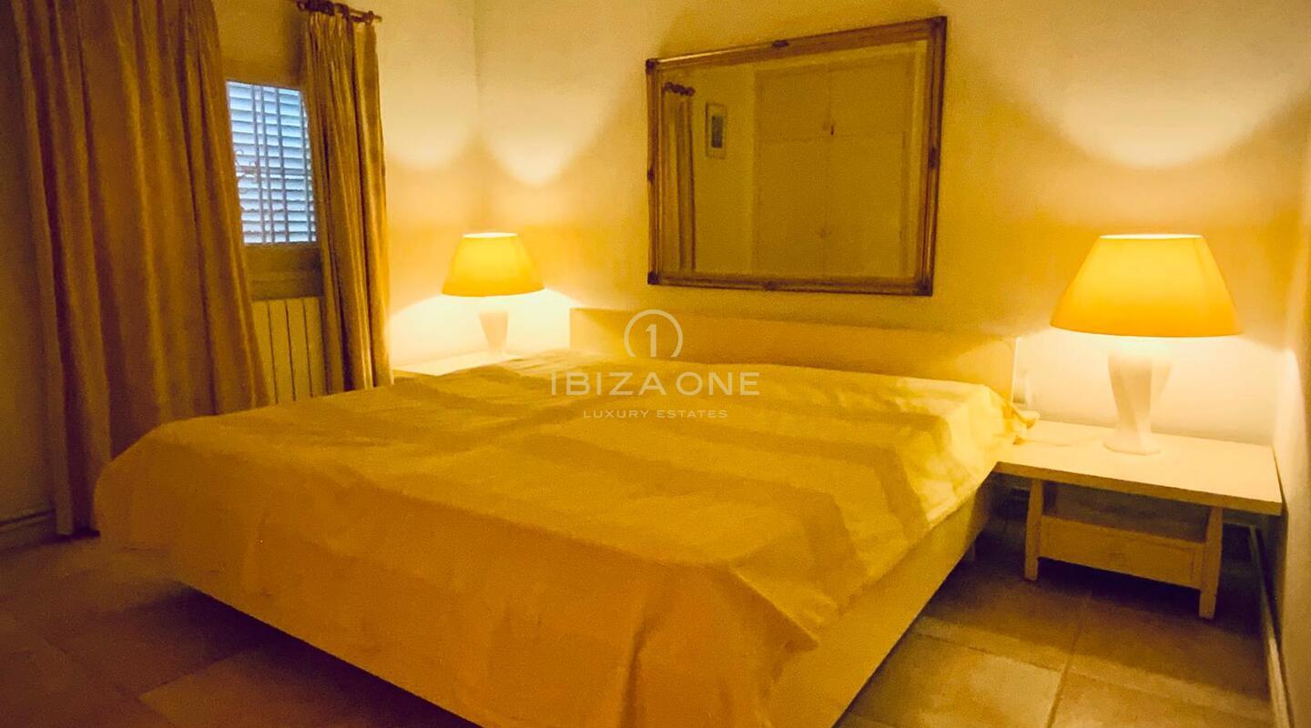 Estupenda propiedad con vistas al mar y al casco antiguo en venta