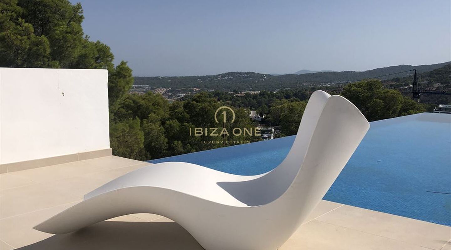 Propriété de luxe modernisée avec maison d'hôtes et vue sur la mer à vendre, Ibiza