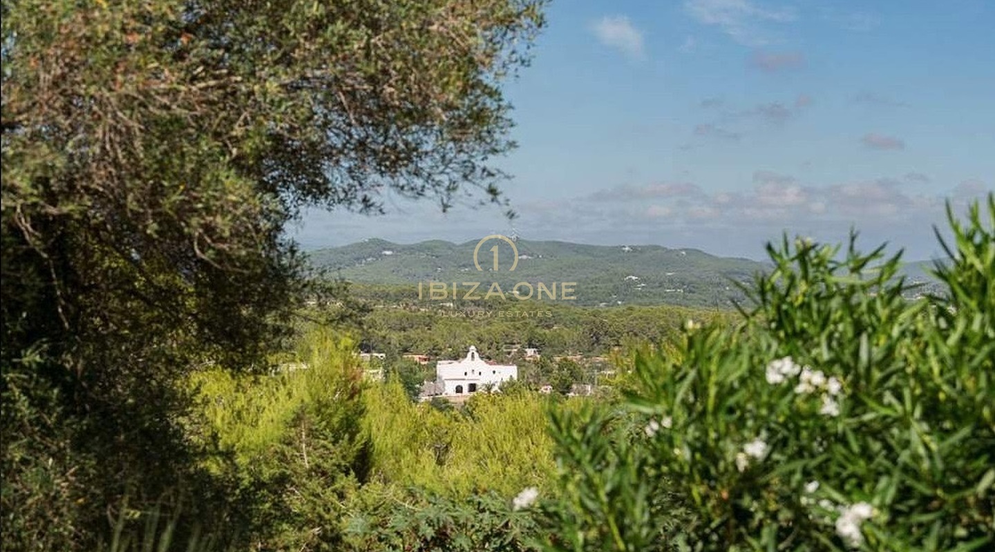 Proprietà ristrutturata in vendita nella campagna vicino alla città di Ibiza