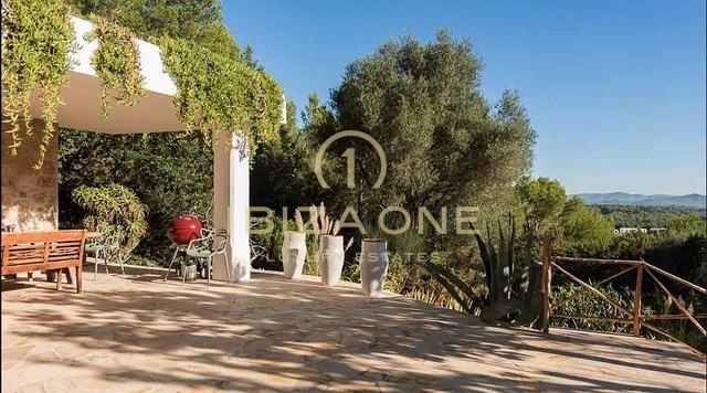 Gerenoveerde woning op het platteland nabij Ibiza-stad te koop
