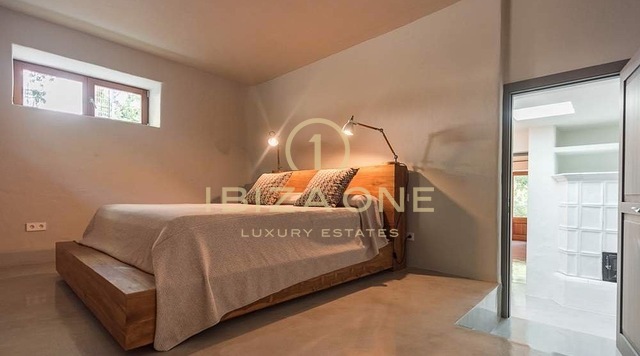 Propiedad reformada en el campo cerca de Ibiza ciudad en venta