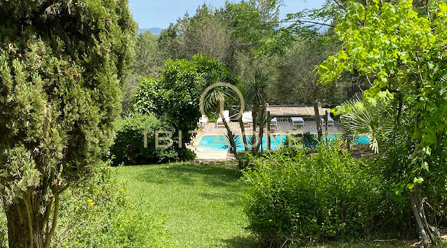 Proprietà ristrutturata in vendita nella campagna vicino alla città di Ibiza
