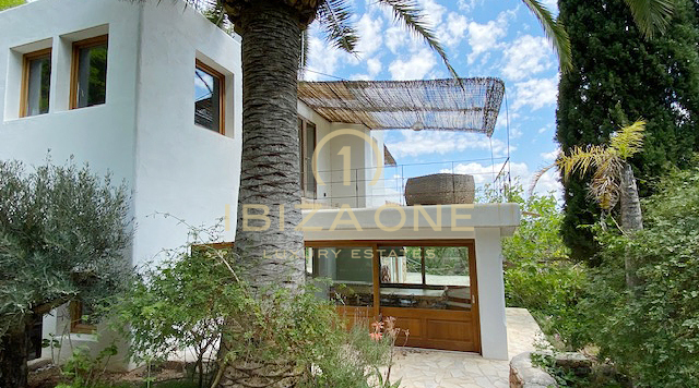 Gerenoveerde woning op het platteland nabij Ibiza-stad te koop