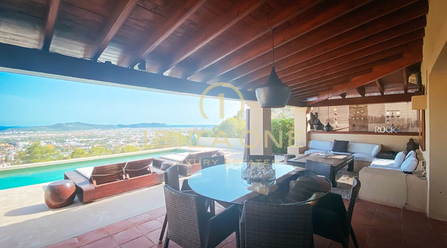Luxus Villa mit Panoramablick über das Meer, Dalt Vila und Formentera zum Verkauf