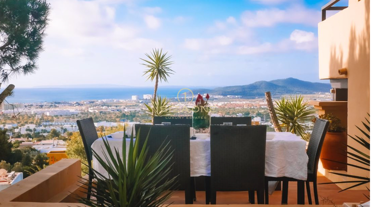 Luxus Villa mit Panoramablick über das Meer, Dalt Vila und Formentera zum Verkauf