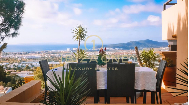Luxus Villa mit Panoramablick über das Meer, Dalt Vila und Formentera zum Verkauf