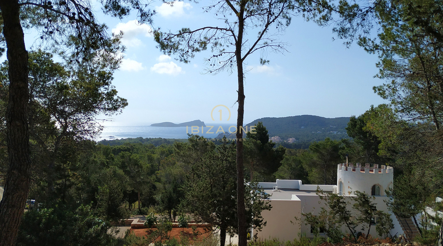 Groot luxe perceel met uitgestrekte grond, bouwbeperkingen en uitzicht op zee te koop, Ibiza - een zeldzame kans op een bevoorrechte locatie te koop, Ibiza