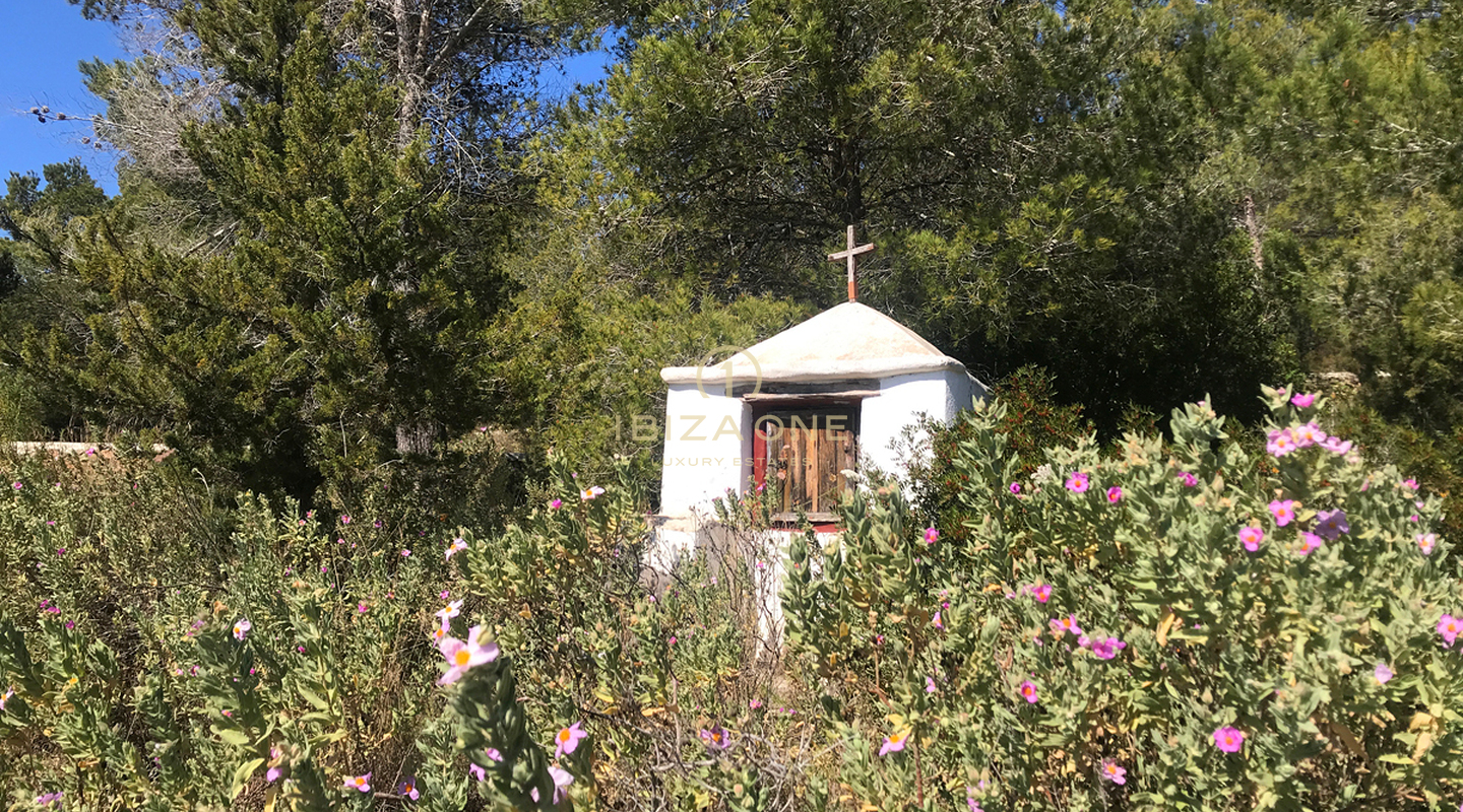 Large luxury plot of land with extensive land, building restrictions and sea views for sale, Ibiza - a rare opportunity in a privileged location for sale, Ibiza