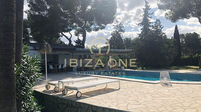 Gran propiedad cerca de la playa en venta