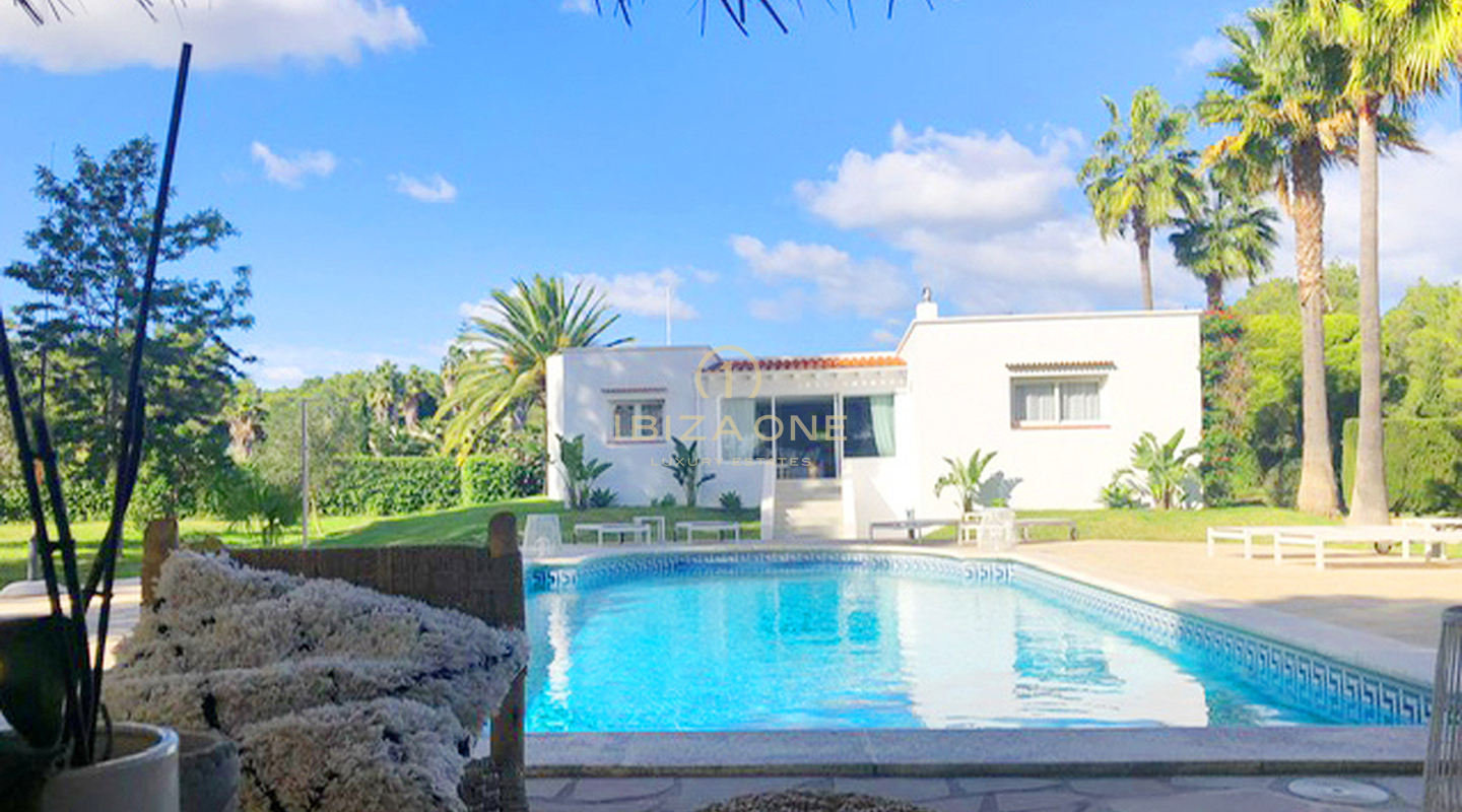 Gran propiedad cerca de la playa en venta