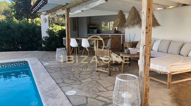 Grande propriété proche de la plage à vendre