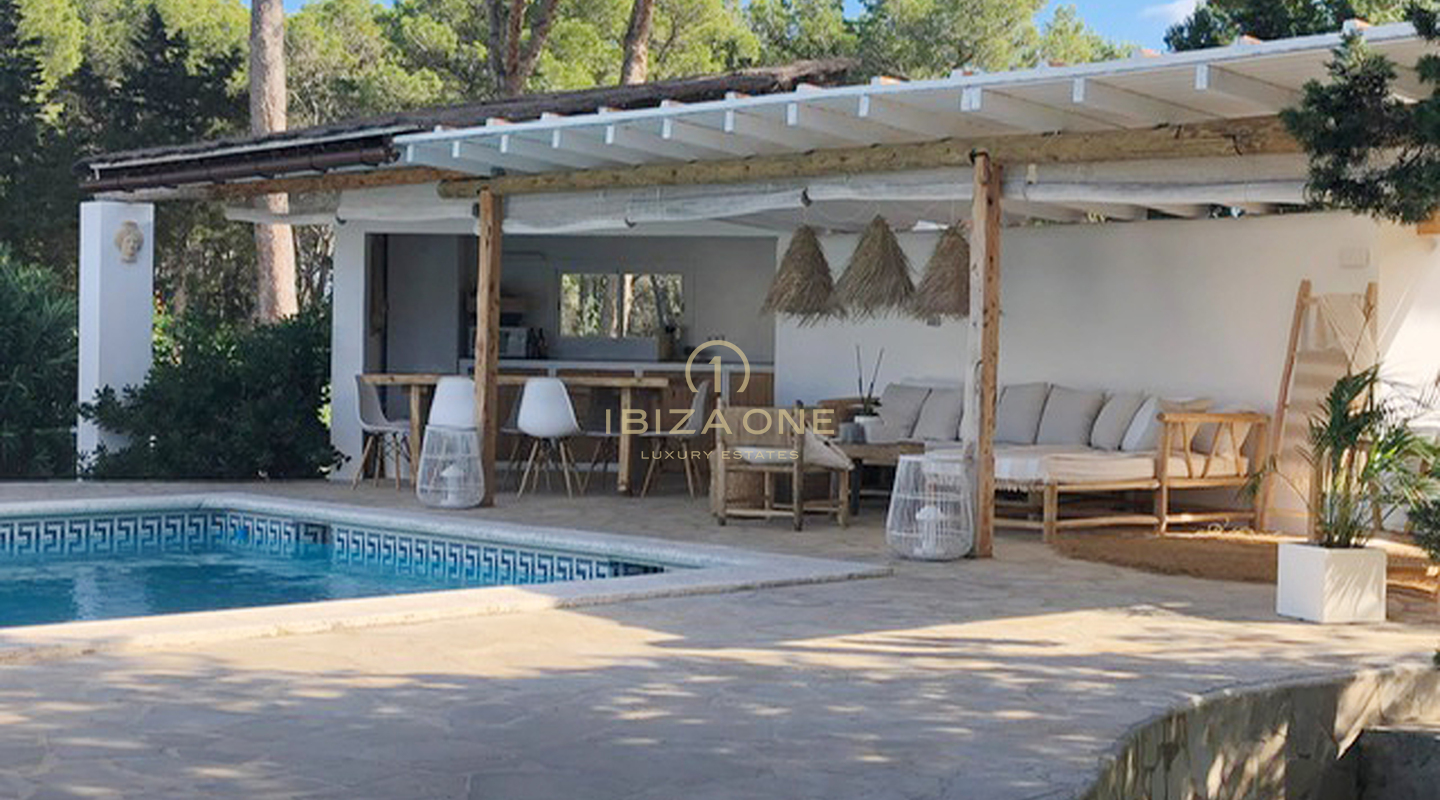 Grande propriété proche de la plage à vendre