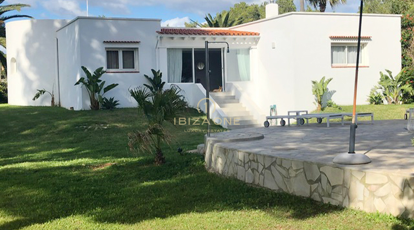Grande propriété proche de la plage à vendre