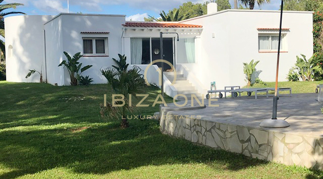 Grande propriété proche de la plage à vendre