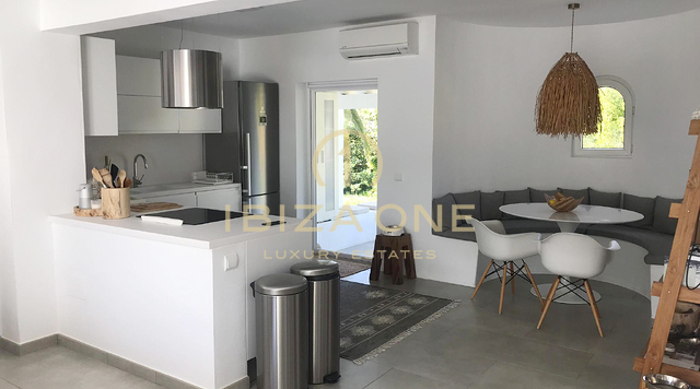 Grande propriété proche de la plage à vendre